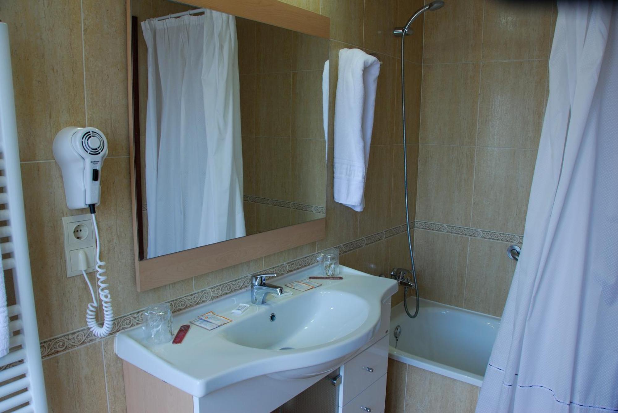Hotel Balneari De Vallfogona De Riucorb מראה חיצוני תמונה